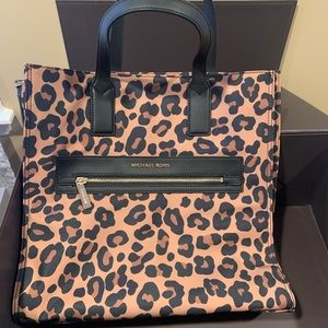 BRAND NEW Michael Kors Kenly Lg Tote